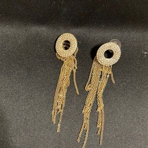 EARINGS gold toned chains with round design that is inlaid with sparkles!